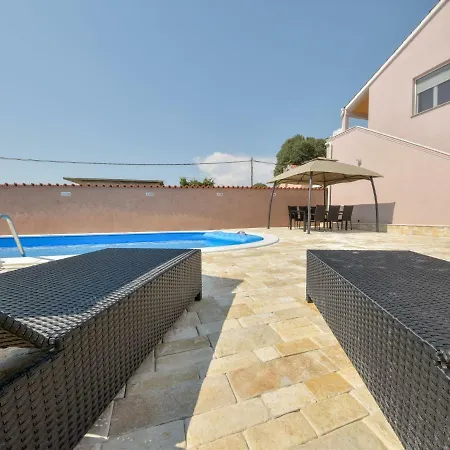 Holiday Jure Holiday home *