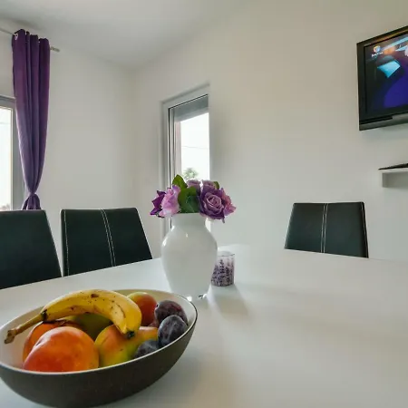 Holiday Jure Holiday home *